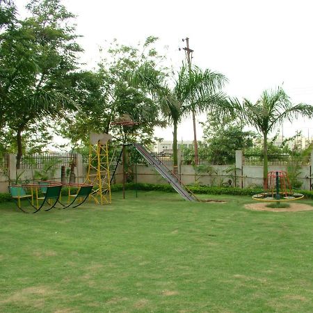 Vip'S Club Hotel Rāipur Buitenkant foto